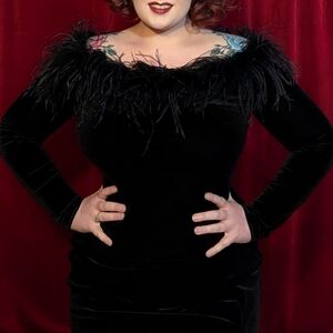 Vintage ostrich feather trim black velvet off the shoulder top - M